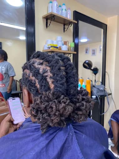 Galerie Cuts And Locks